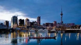 新西兰降息或推迟，应对人口激增和经济过热挑战