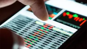 مؤشرات وول ستريت ترتفع بعد تلميح عضو بالفيدرالي إلى تثبيت الفائدة