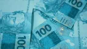 Taxas de juros cedem pela 3ª sessão seguida, com ajuda de exterior e quadro eleitoral