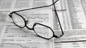 وول ستريت تتراجع مع صعود عوائد السندات وأسعار النفط وتجدد مخاوف التضخم