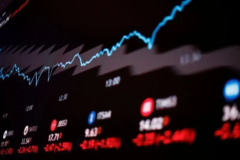 Ibovespa abre em alta com cenário geopolítico em foco; dólar cai