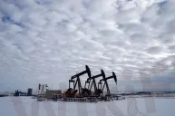 Petróleo volta a subir com escalada de conflito no Oriente Médio