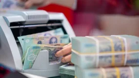 NHNN hút ròng trở lại hơn 9.800 tỷ, lãi suất qua đêm dao động dưới 4,5%/năm