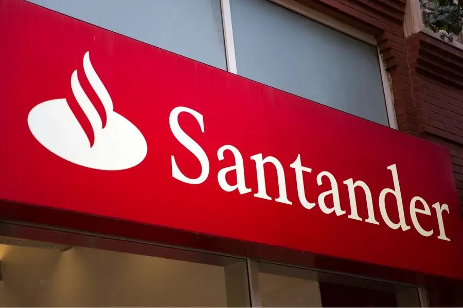 SANB11: ações do Santander Brasil saltam 13% na B3 após intenção de OPA pela matriz