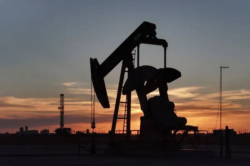 Petróleo fecha em alta com tensões no Oriente Médio após ataque em Ormuz
