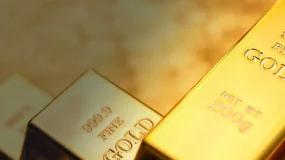 Ouro fecha em leve alta com expectativa por sinalizações do Fed