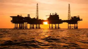 النفط يواصل مكاسبه وسط عدم إحراز تقدم في المحادثات الأمريكية الإيرانية