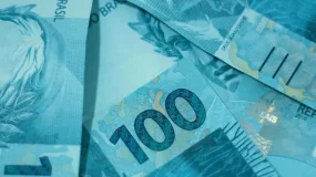 Juros futuros fecham com variações leves em dia de IPCA-15 e dados dos EUA