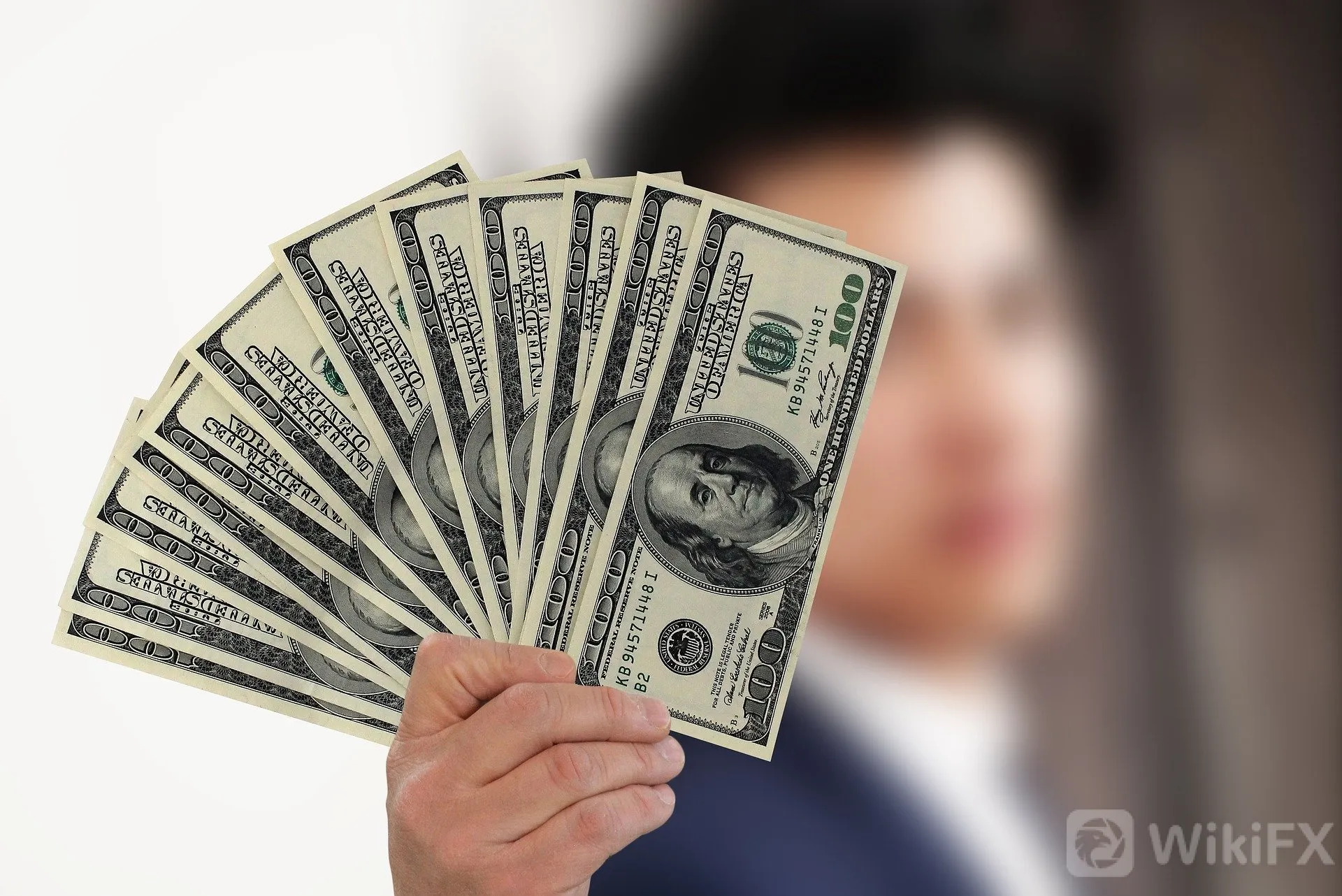 businessman-3950117_1920.jpg businessman-3950117_1920.jpg