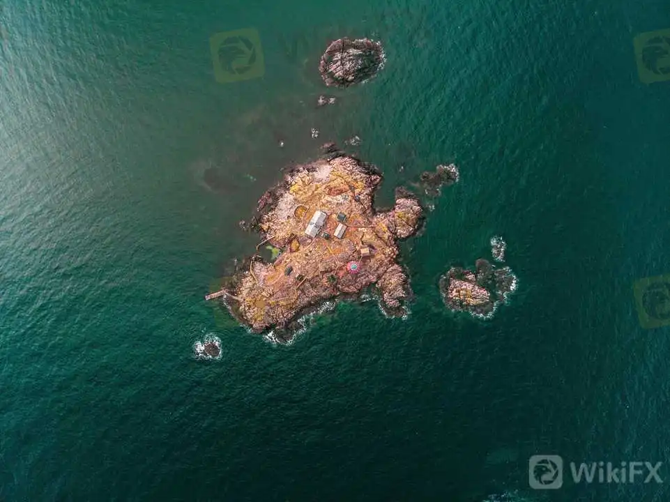 上空から見たパターノスターホテル。