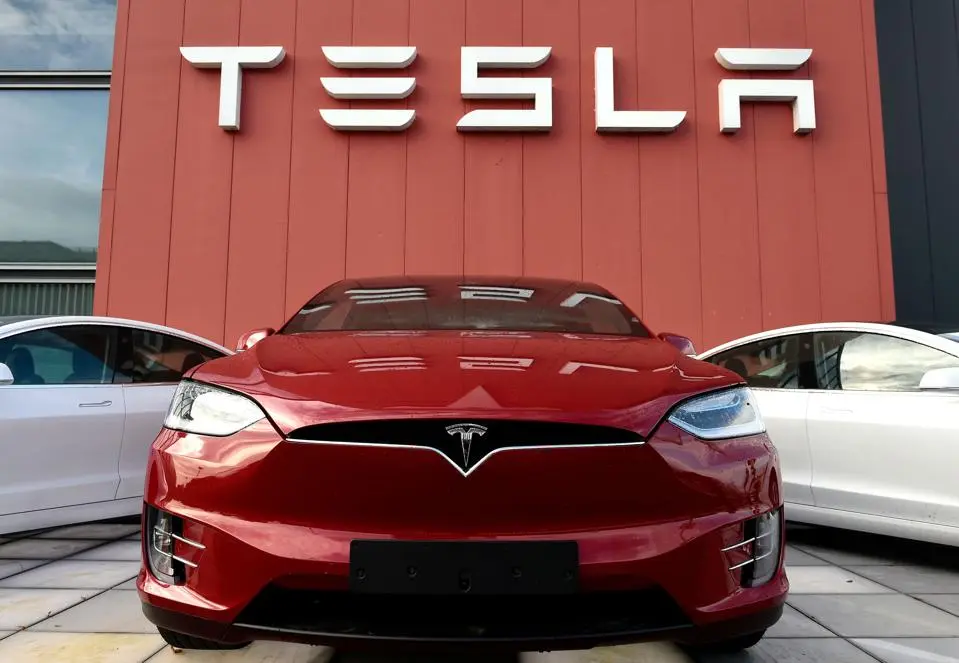 tesla.jpg tesla.jpg