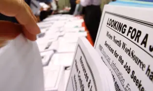 A un año de la pandemia, EE.UU. sigue con una pérdida de casi 10 millones de puestos de trabajo