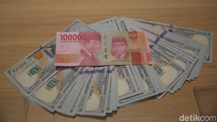 joe-biden-efek-dolar-as-nyaris-terjun-ke-rp-13000-2_169.jpeg joe-biden-efek-dolar-as-nyaris-terjun-ke-rp-13000-2_169.jpeg