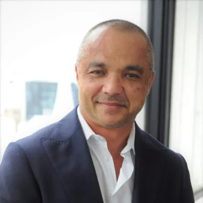 Robert-Francis-eToro-400x400.jpg Robert-Francis-eToro-400x400.jpg