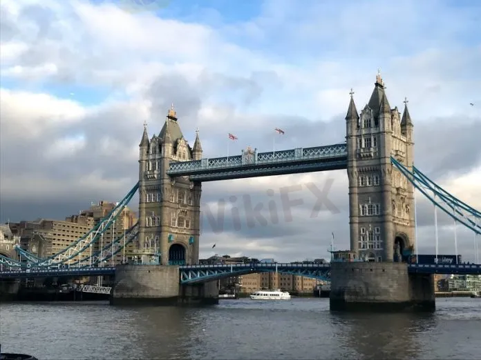 London-Bridge-696x522.jpg