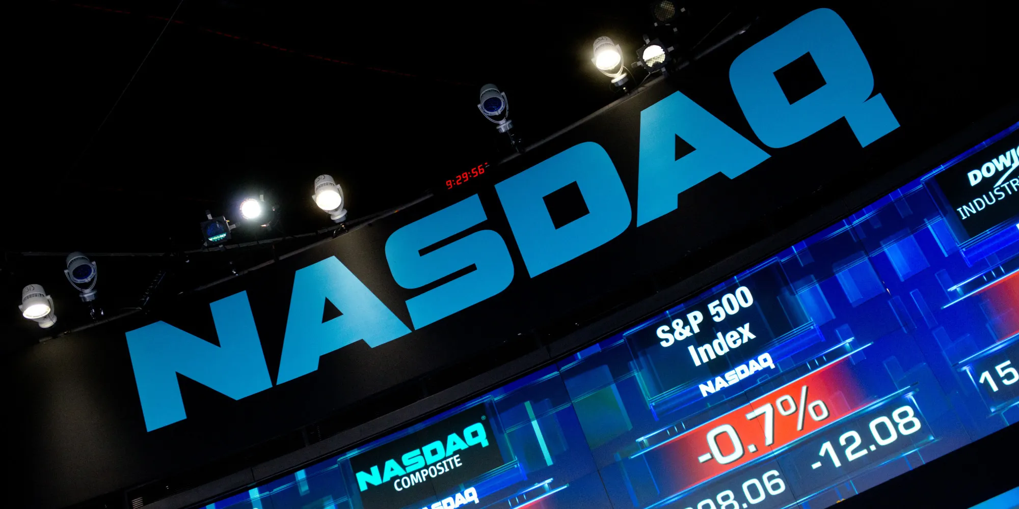 nasdaq.jpg nasdaq.jpg