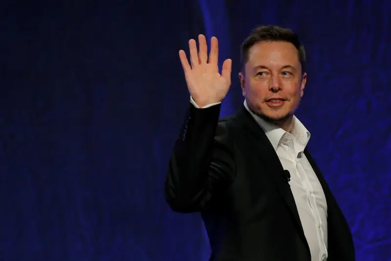 Espaldarazo a las criptos: Musk asegura que tiene Bitcoin, Ethereum y Doge