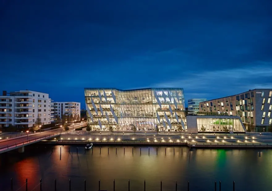 Saxo_Bank_HQ.jpg Saxo_Bank_HQ.jpg