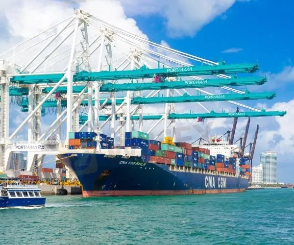 Ship-Unloading-Containers-in-Port-of-Miami.jpg