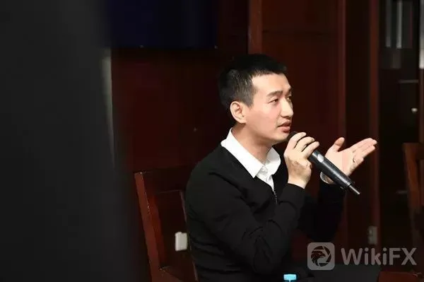 林广袤