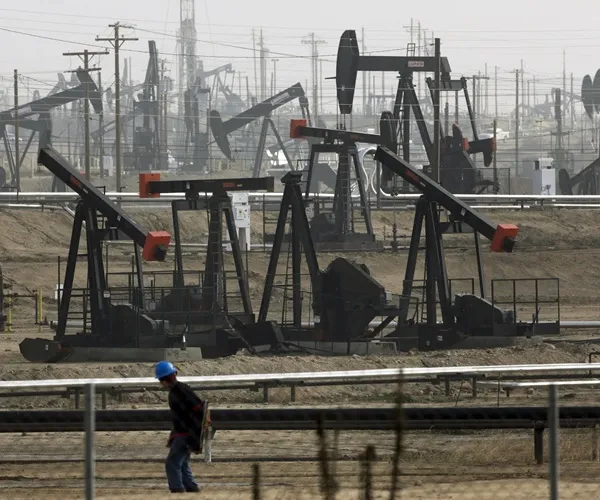 oil-fields-fracking-6x5.jpg oil-fields-fracking-6x5.jpg