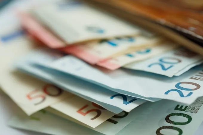 euros_375340615.jpg euros_375340615.jpg