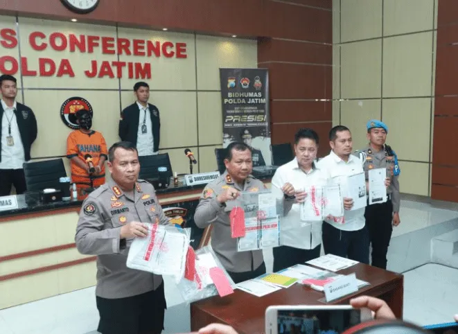 kepolisian-menangkap-tersangka-investasi-bodong-arfa-forex-trading.png kepolisian-menangkap-tersangka-investasi-bodong-arfa-forex-trading.png