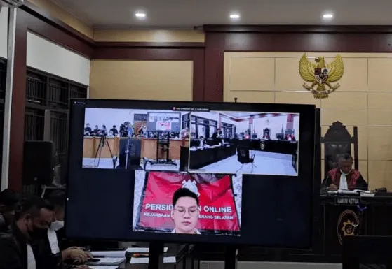 persidangan-penipuan-indra-kesuma-dalam-kasus-penipuan-investasi-bodong-binary-options.png persidangan-penipuan-indra-kesuma-dalam-kasus-penipuan-investasi-bodong-binary-options.png