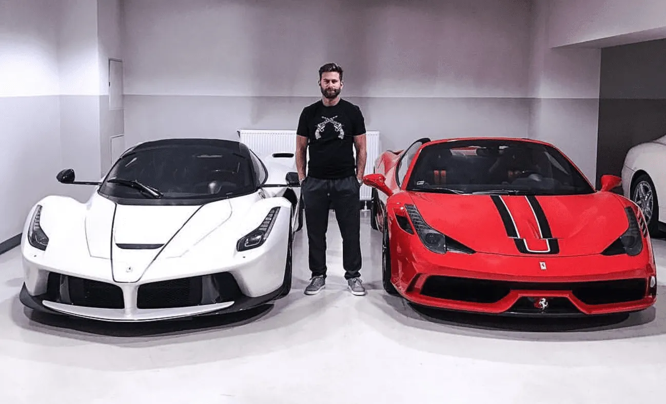 foto-joshua-cartu-dengan-ferrari.png foto-joshua-cartu-dengan-ferrari.png