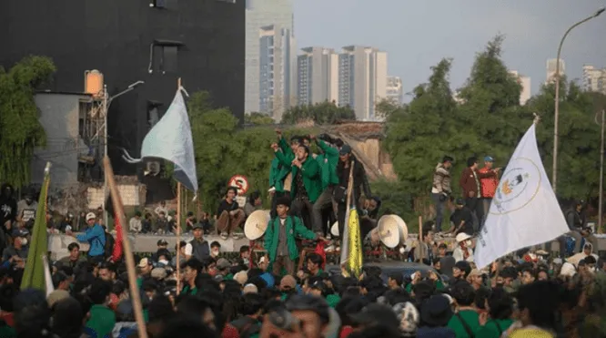 unjuk-rasa-demonstrasi-massa-agustus-2024-di-gedung-dpr-republik-indonesia.png unjuk-rasa-demonstrasi-massa-agustus-2024-di-gedung-dpr-republik-indonesia.png