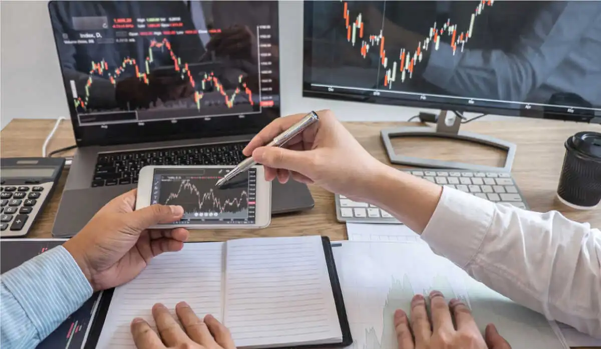 broker-review_optimized.1---oct-30-3.jpg