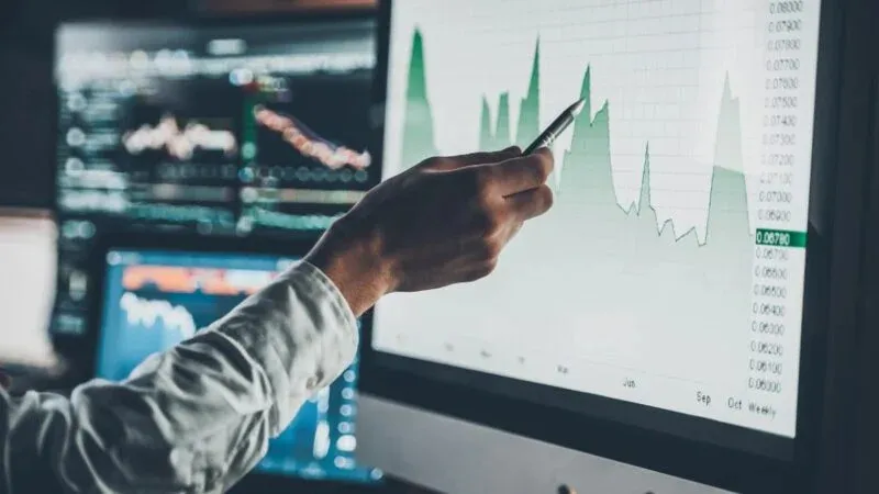 • MetaTrader 5 (MT5) • MetaTrader 5 (MT5)