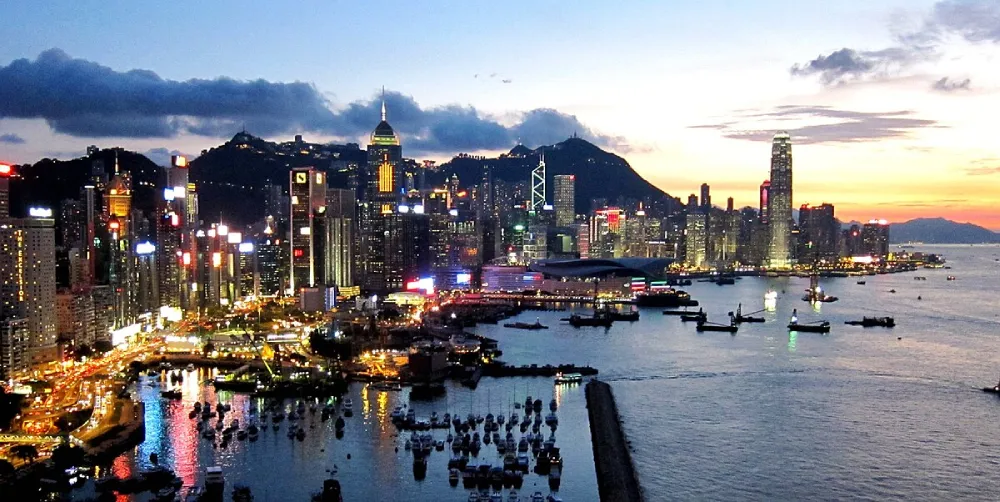Hong_Kong_Island_Skyline_201108 (1).jpg