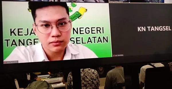 terpidana-indra-kesuma-alias-indra-kenz-saat-mengikuti-sidang-pengadilan-secara-daring.jpeg terpidana-indra-kesuma-alias-indra-kenz-saat-mengikuti-sidang-pengadilan-secara-daring.jpeg