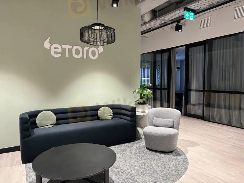 eToro.jpg
