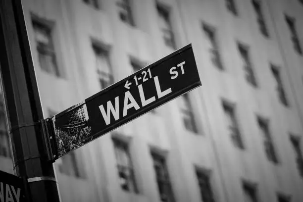 wall-street.jpg wall-street.jpg