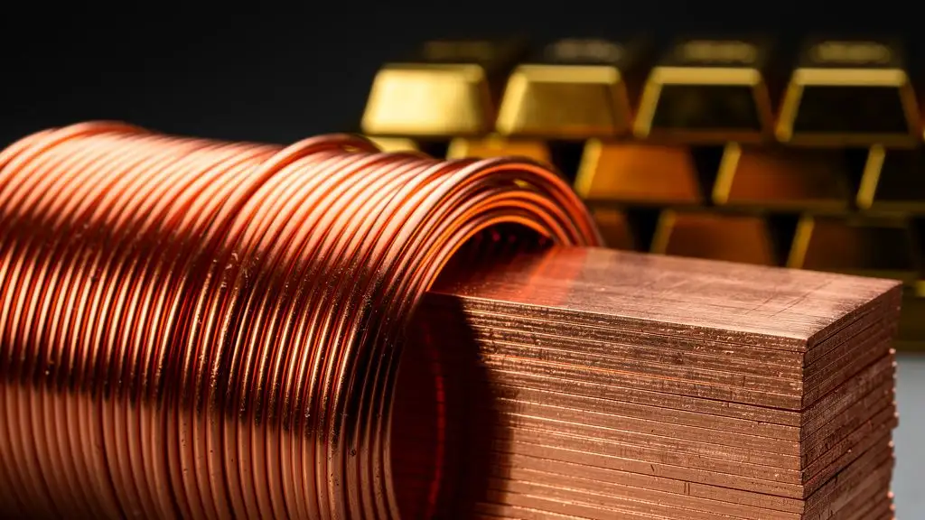 Commodities Diverge: Copper Hits Record $12,000 on AI Demand; Gold Retreats on Ukraine Peace Hopes