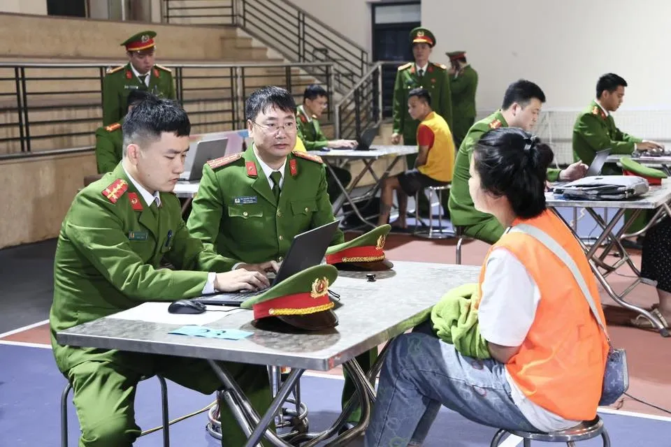 canh-sat-lay-loi-khai.png canh-sat-lay-loi-khai.png