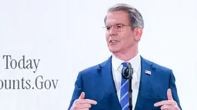 Bessent 'chữa cháy' sau phát ngôn của Tổng thống Trump khiến USD lao dốc