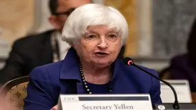 Cựu Bộ trưởng Janet Yellen chỉ rõ lý do Fed không thể vội cắt giảm lãi suất