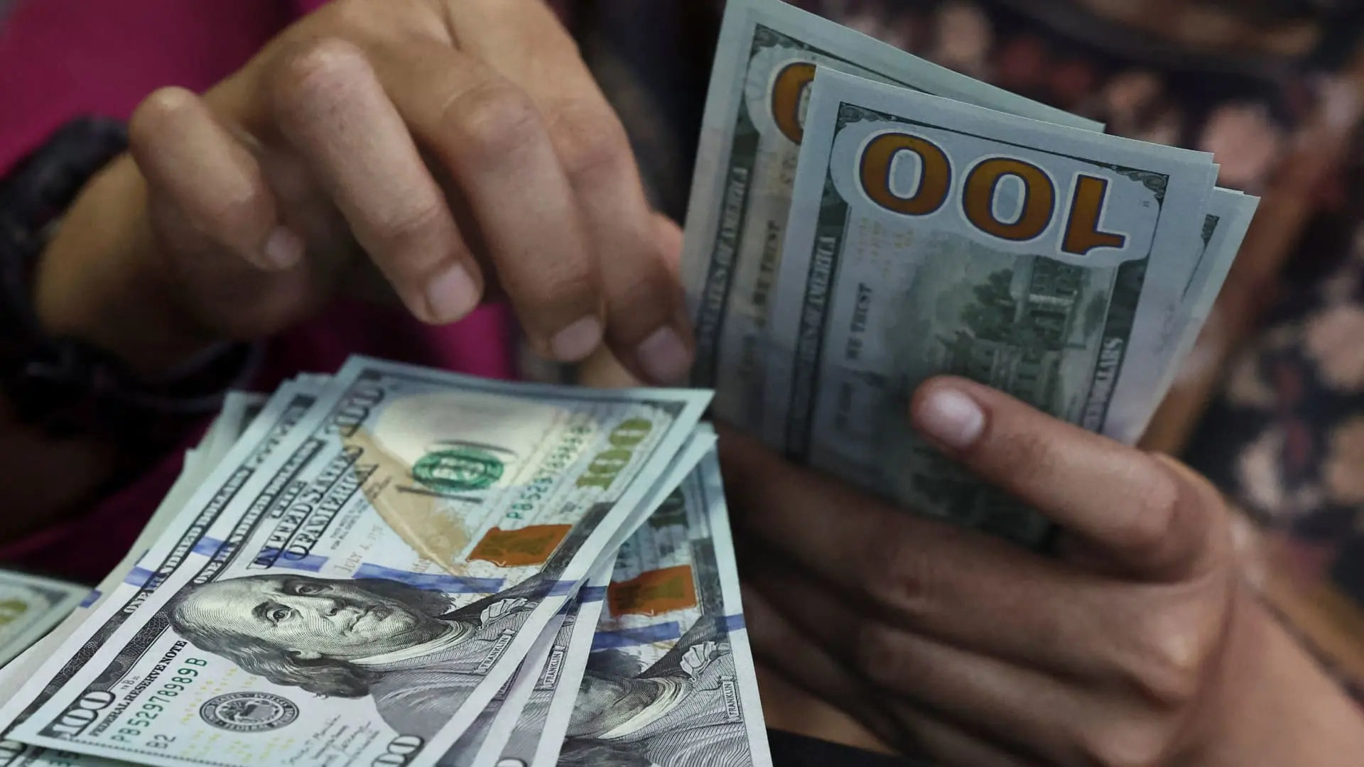 Đồng USD tiếp tục leo thang, nhưng dấu hiệu điều chỉnh đã hiện hình từ EUR/USD và USD/CAD