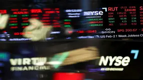 Dầu vượt 100 USD, Dow Jones giảm 900 điểm, Phố Wall rung chuyển vì chiến sự Trung Đông