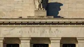 Giá dầu diesel tại Mỹ vượt mốc 5 USD, Fed có thể từ bỏ kế hoạch cắt giảm lãi suất