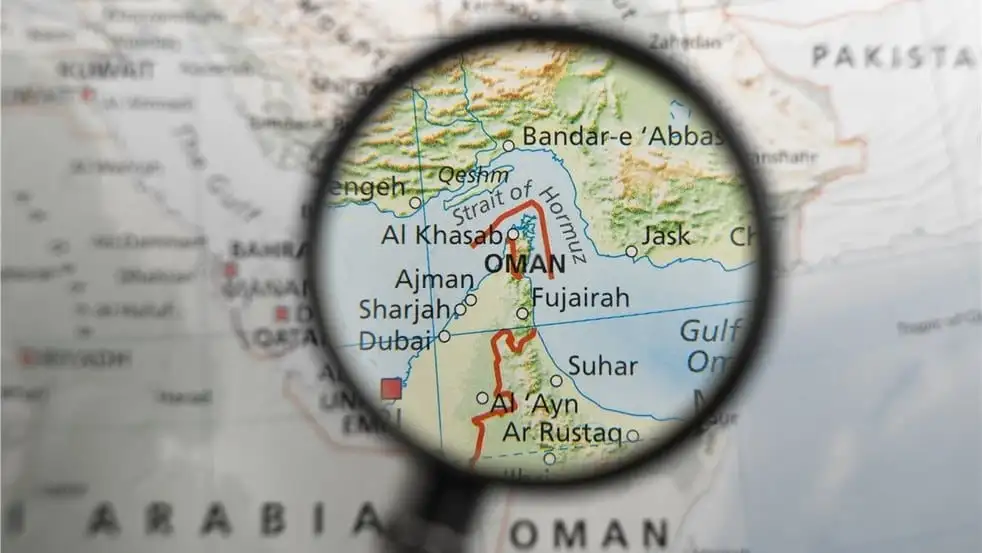 Tối hậu thư tại Hormuz: Khi dầu mỏ, LNG và trật tự hậu chiến bị thử thách