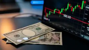Ancaman Intervensi Membayangi Pasangan USD/JPY di Ambang Level Psikologis 160