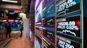 Bên trong cuộc chiến 300 tỷ USD đang viết lại dòng chảy đồng Đô-la