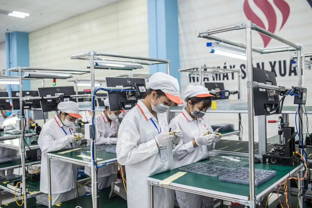 Bloomberg dự báo GDP Việt Nam 2026 đạt 7,3%, CPI ở mức 4,8%