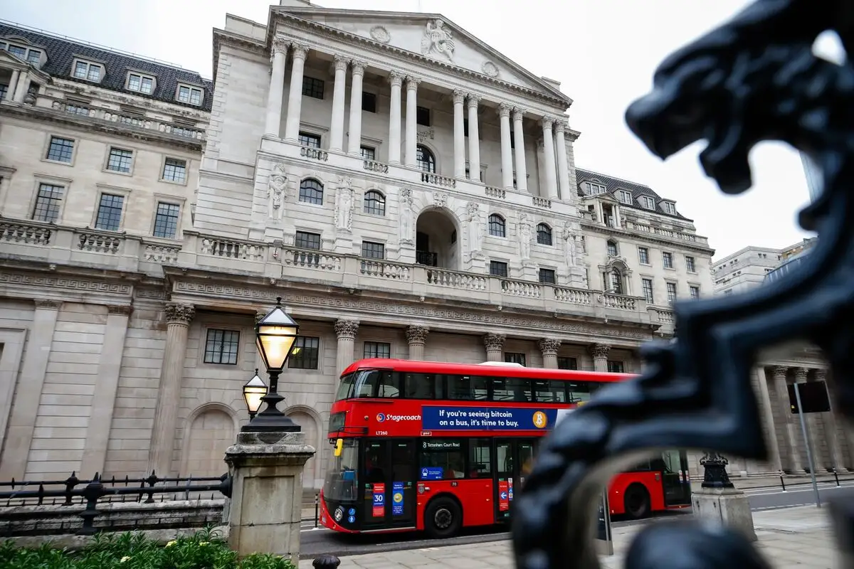 BoE cảnh báo về cú đặt cược 100 tỷ bảng của giới Hedge Fund giữa cơn sốt AI