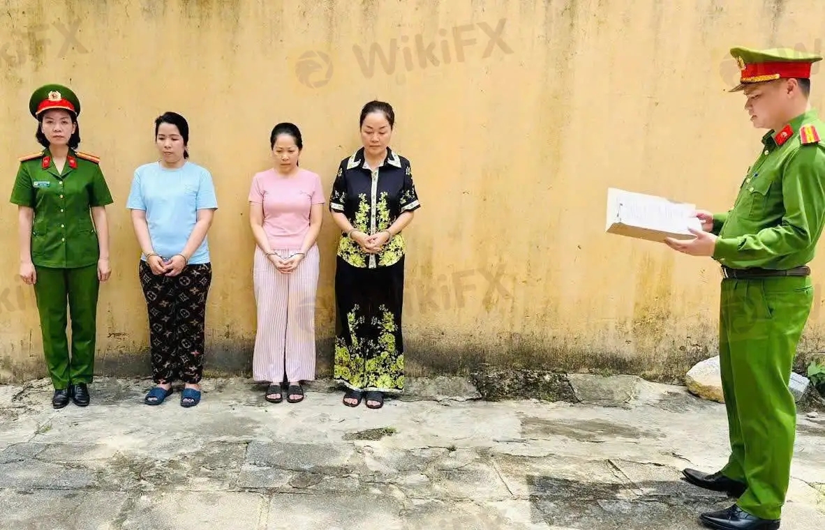 khoi-to-4-bi-can-buon-lau-kim-cuong.jpg khoi-to-4-bi-can-buon-lau-kim-cuong.jpg