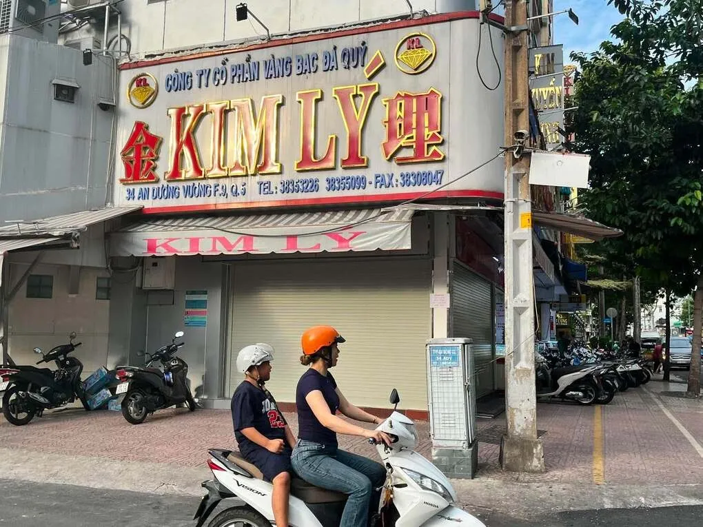 tiem-vang-kim-ly-dong-cua.png tiem-vang-kim-ly-dong-cua.png